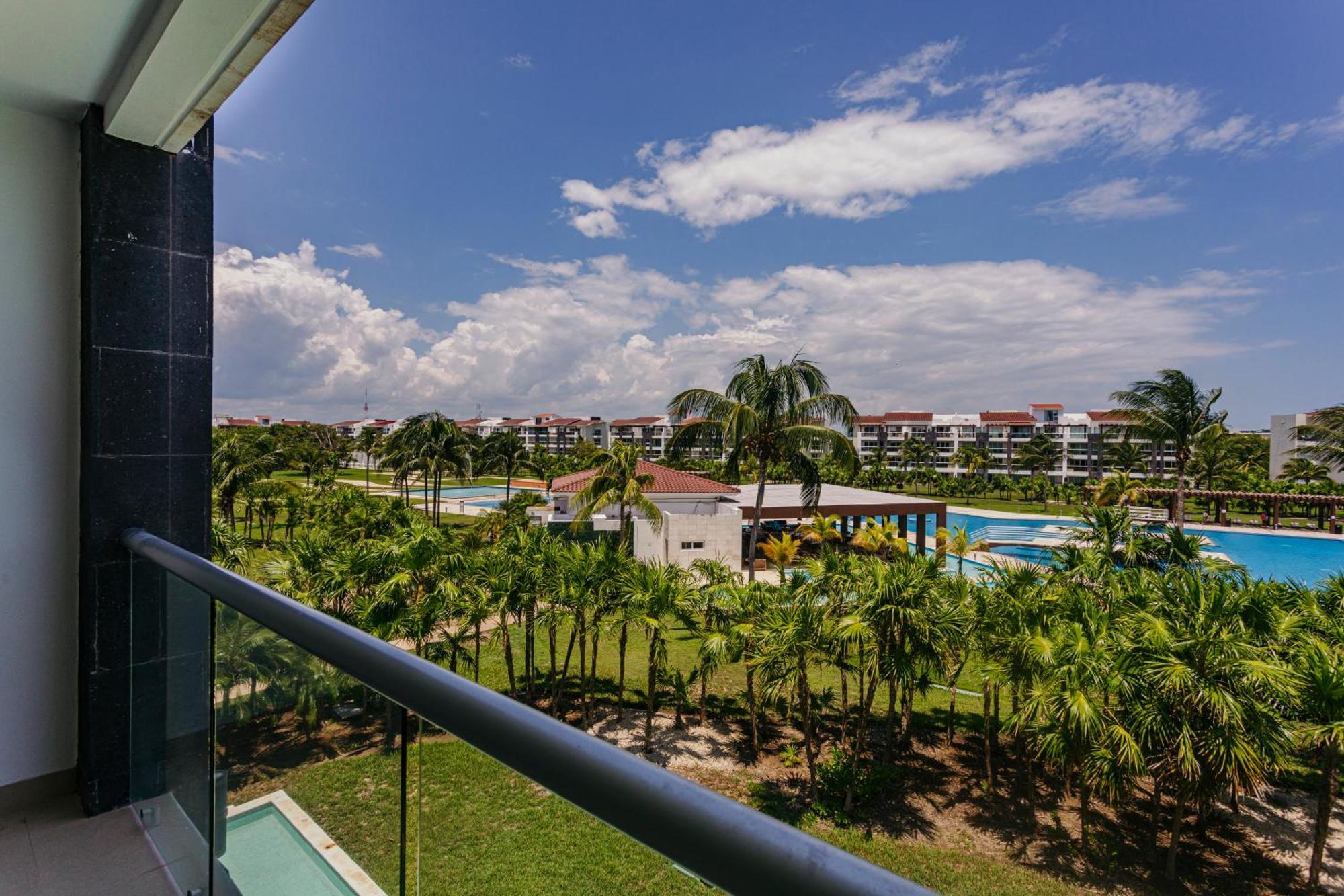 Mareazul Beach Front Condos At Playa Del Carmen Exterior photo